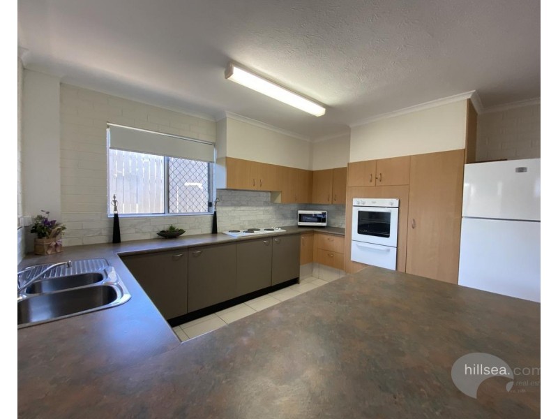 4A/9 McWilliam Close, Labrador QLD 4215