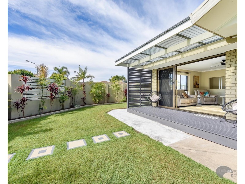 24 Tradewinds Avenue, Paradise Point QLD 4216