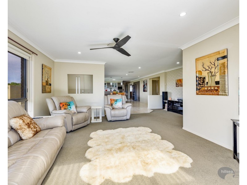 24 Tradewinds Avenue, Paradise Point QLD 4216