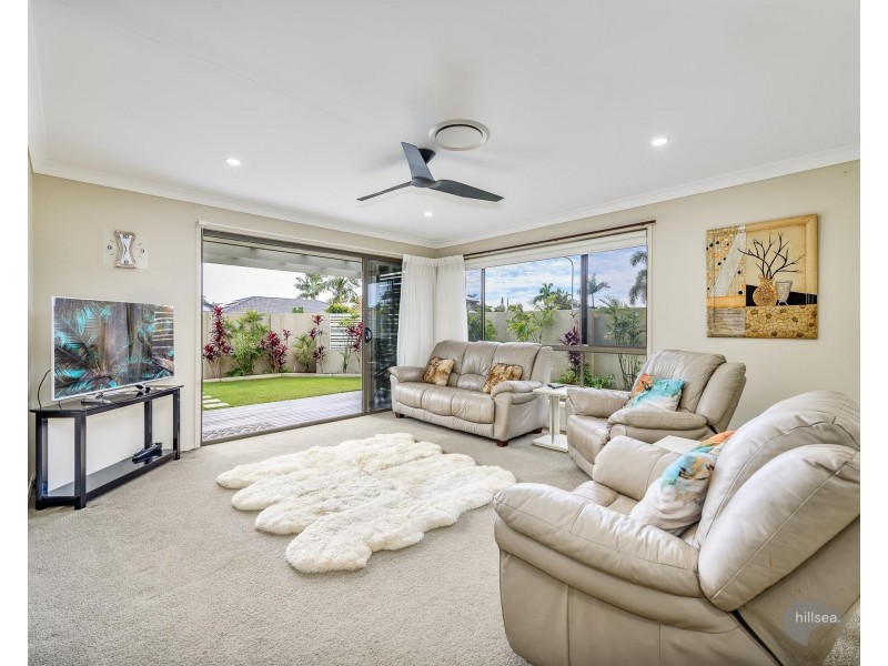 24 Tradewinds Avenue, Paradise Point QLD 4216