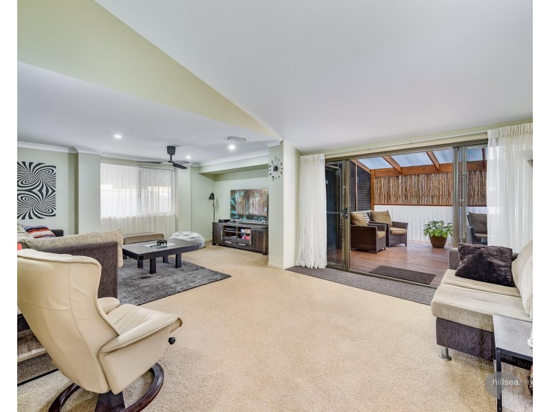 24 Tradewinds Avenue, Paradise Point QLD 4216