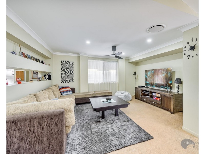 24 Tradewinds Avenue, Paradise Point QLD 4216