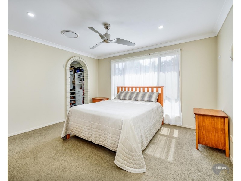 24 Tradewinds Avenue, Paradise Point QLD 4216