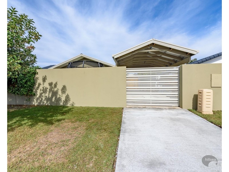 24 Tradewinds Avenue, Paradise Point QLD 4216