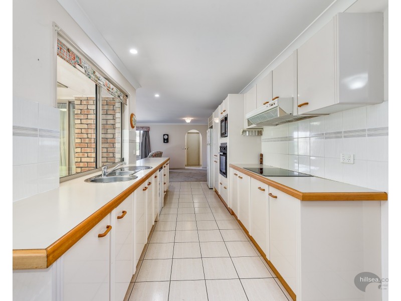 17 Waranga Way, Coombabah QLD 4216