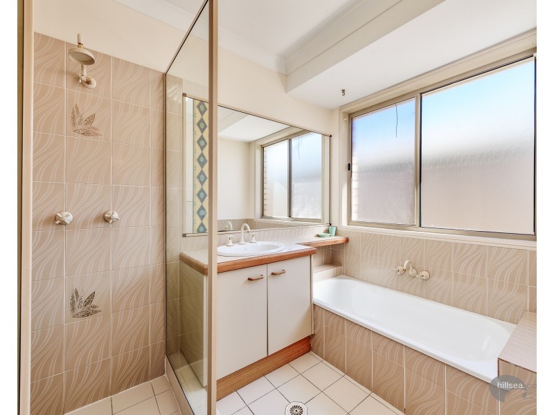 17 Waranga Way, Coombabah QLD 4216