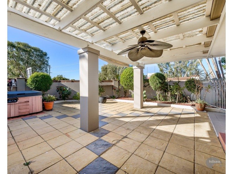 104 Paradise Parade, Paradise Point QLD 4216