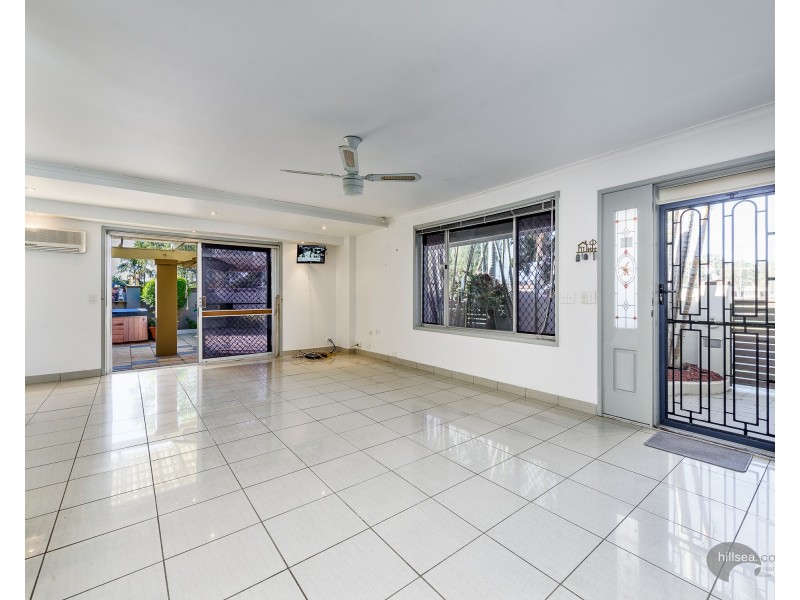 104 Paradise Parade, Paradise Point QLD 4216