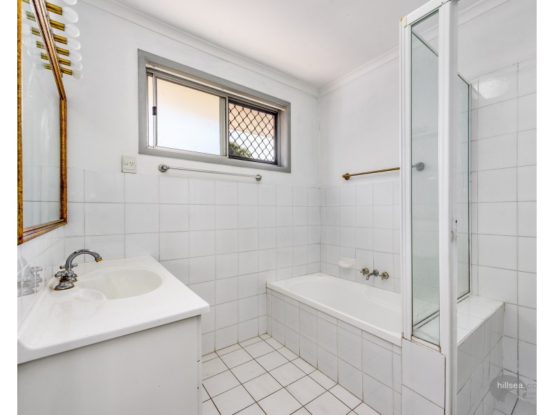 104 Paradise Parade, Paradise Point QLD 4216