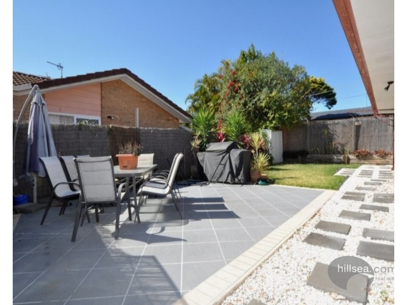 2/2 Freeman Street, Labrador QLD 4215