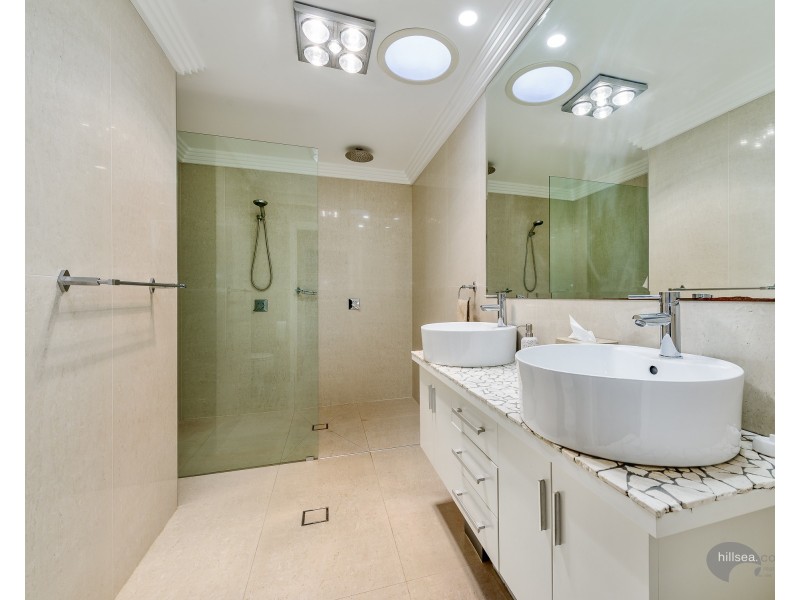 2/397 Bayview Street, Hollywell QLD 4216