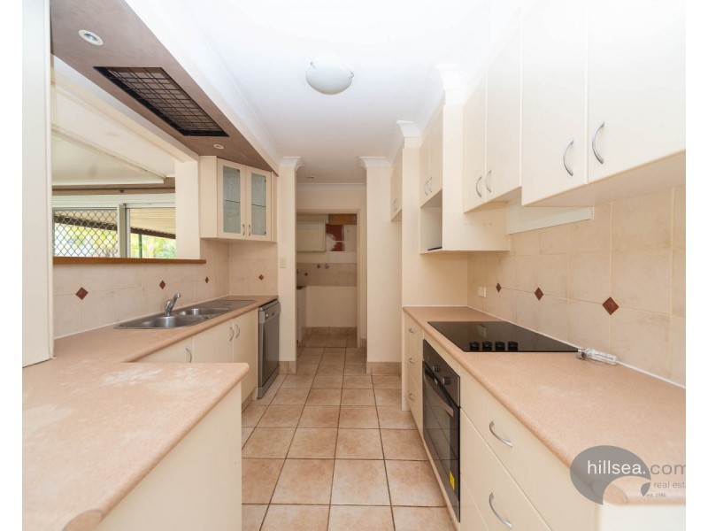 11 Winani Drive, Ashmore QLD 4214