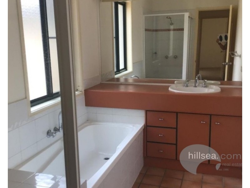 15 Myola Court, Coombabah QLD 4216