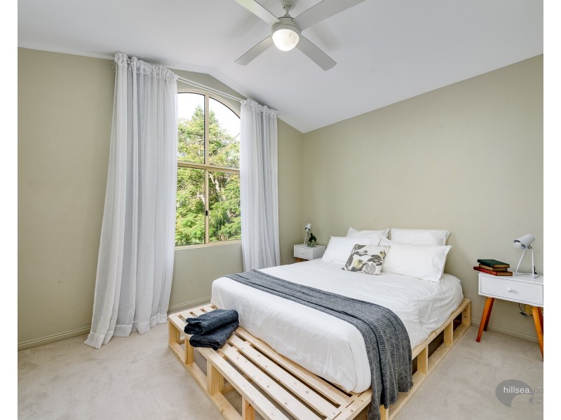 20 Tallara Street, Coombabah QLD 4216