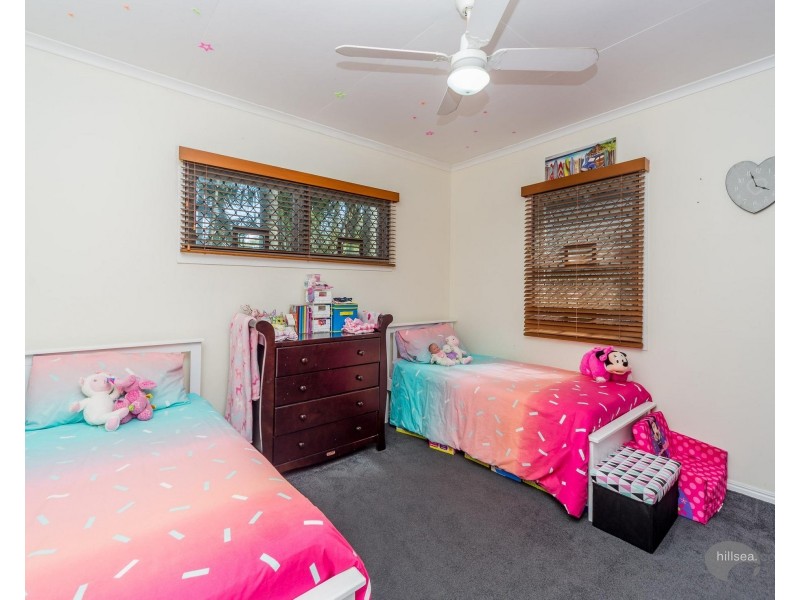 33 Ashbourne Terrace, Biggera Waters QLD 4216