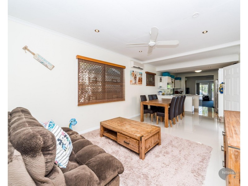 33 Ashbourne Terrace, Biggera Waters QLD 4216