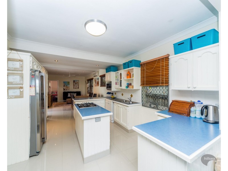 33 Ashbourne Terrace, Biggera Waters QLD 4216