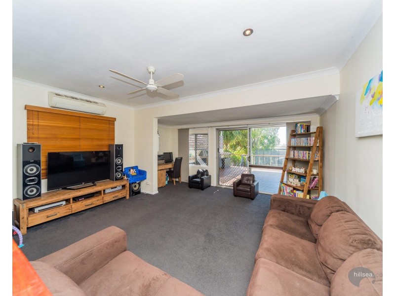 33 Ashbourne Terrace, Biggera Waters QLD 4216