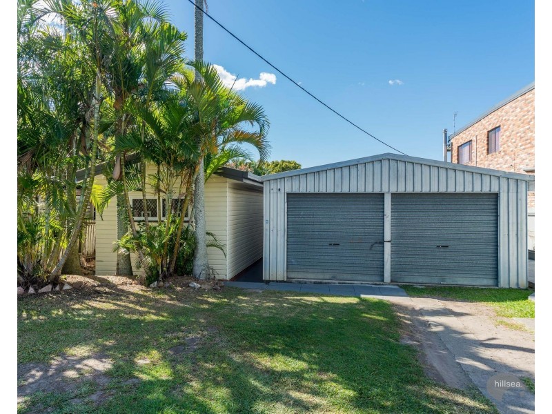 33 Ashbourne Terrace, Biggera Waters QLD 4216