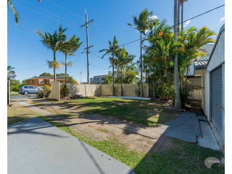 33 Ashbourne Terrace, Biggera Waters QLD 4216