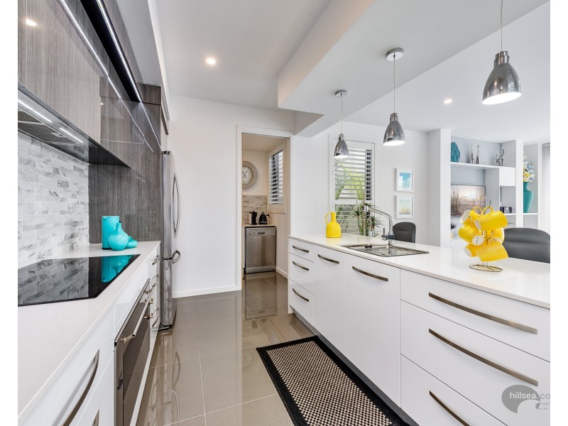 12 North View Street, Hope Island QLD 4212