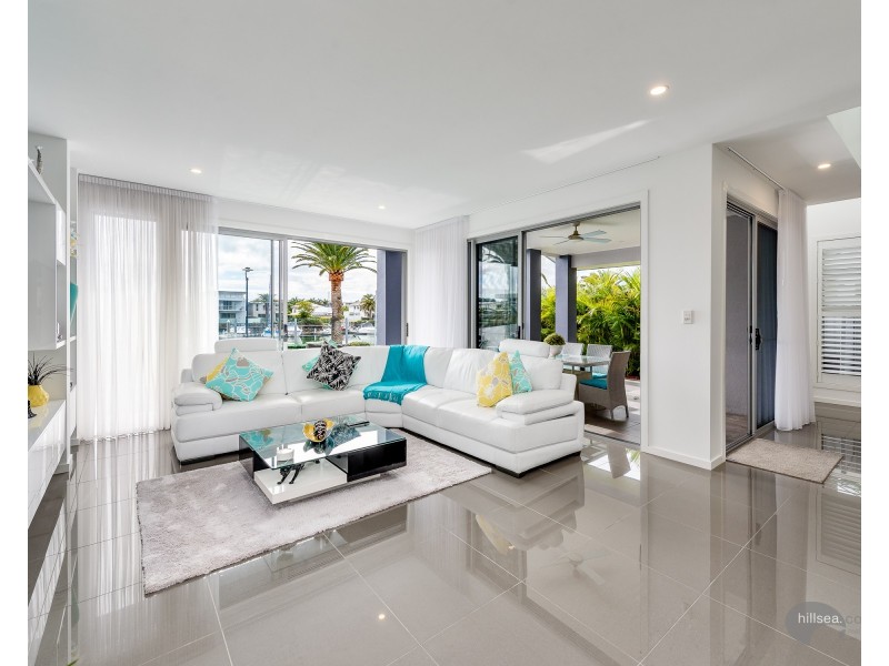 12 North View Street, Hope Island QLD 4212