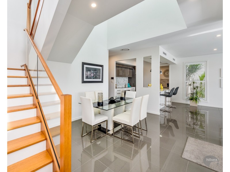 12 North View Street, Hope Island QLD 4212