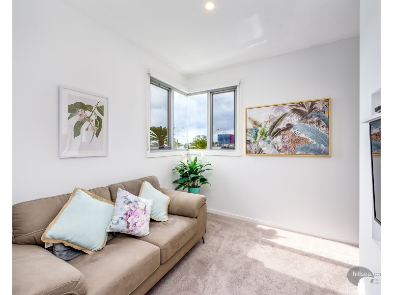 12 North View Street, Hope Island QLD 4212