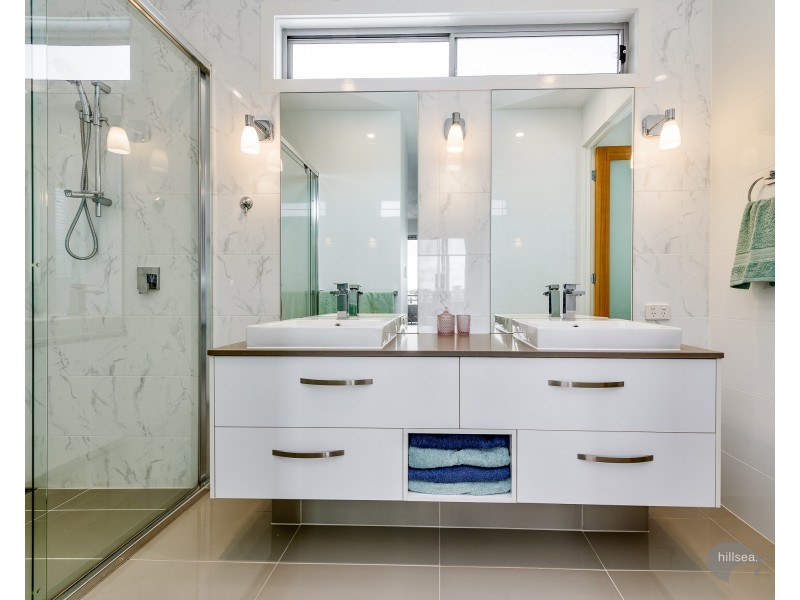 12 North View Street, Hope Island QLD 4212