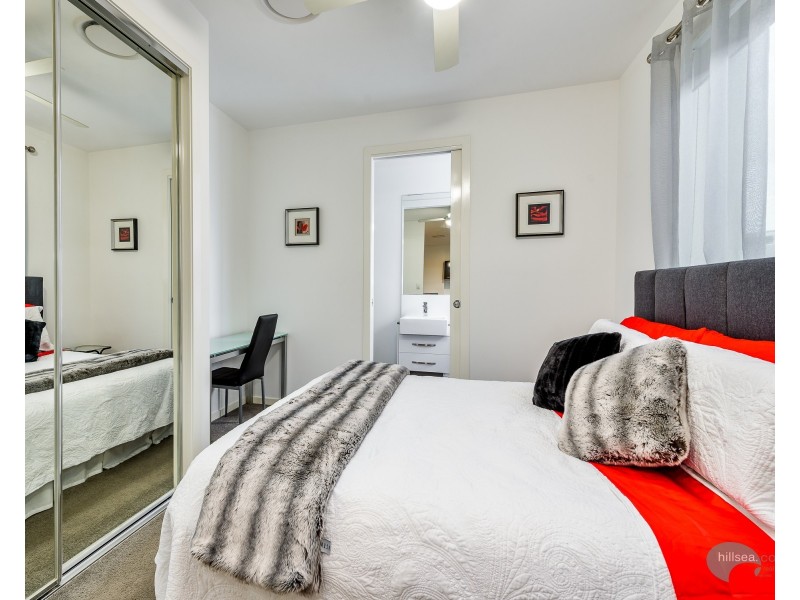 12 North View Street, Hope Island QLD 4212