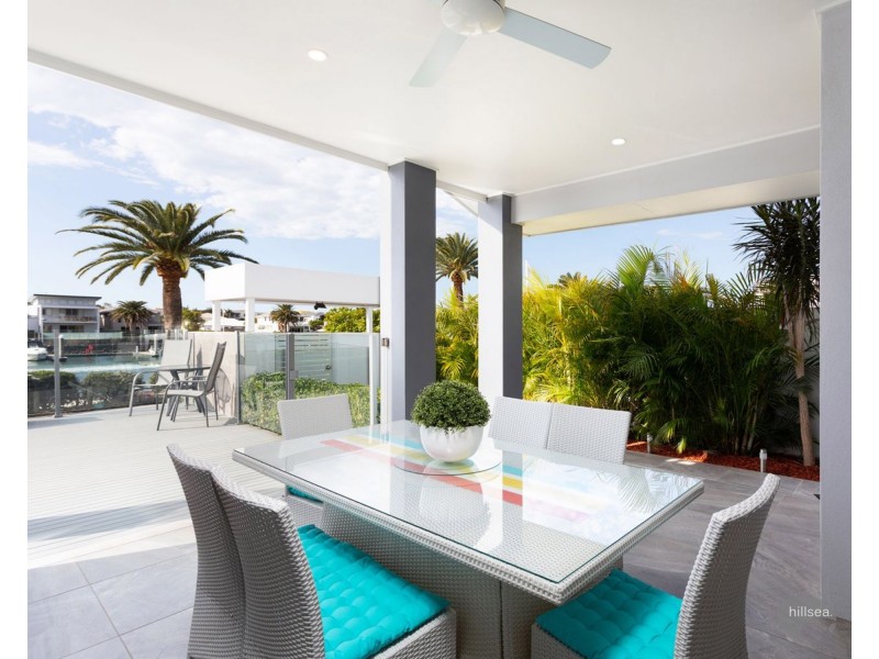 12 North View Street, Hope Island QLD 4212