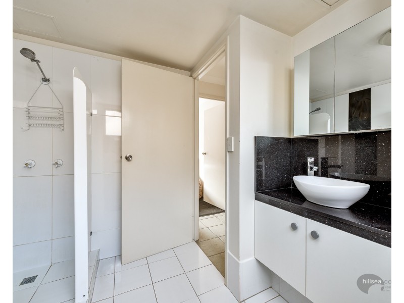 1/29 Bath Street, Labrador QLD 4215