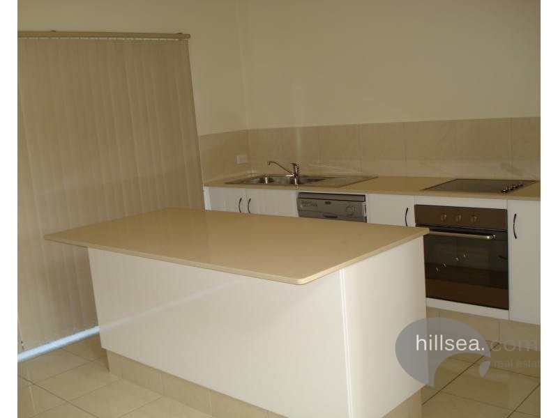 2/1 Ashton Street, Labrador QLD 4215