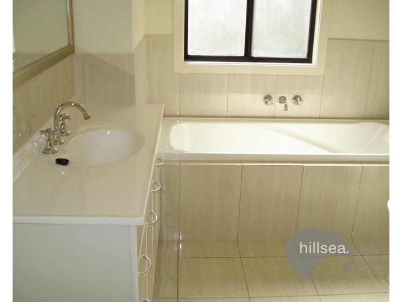 2/1 Ashton Street, Labrador QLD 4215