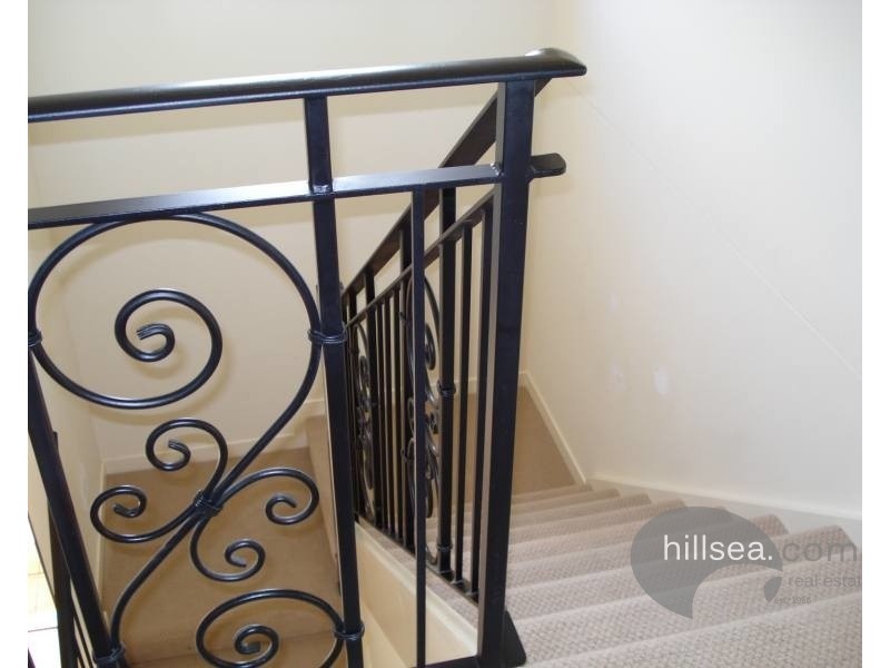 2/1 Ashton Street, Labrador QLD 4215