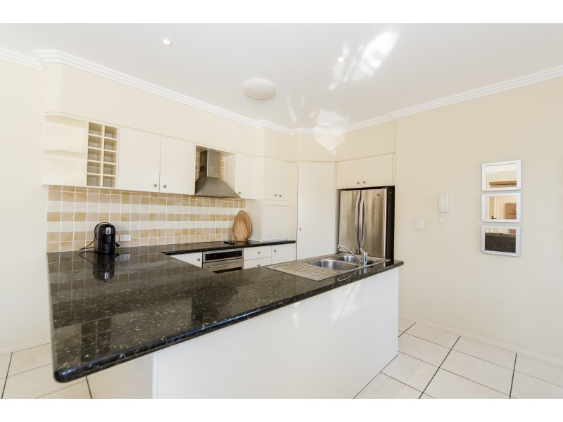 2/22 Nankeen Avenue, Paradise Point QLD 4216