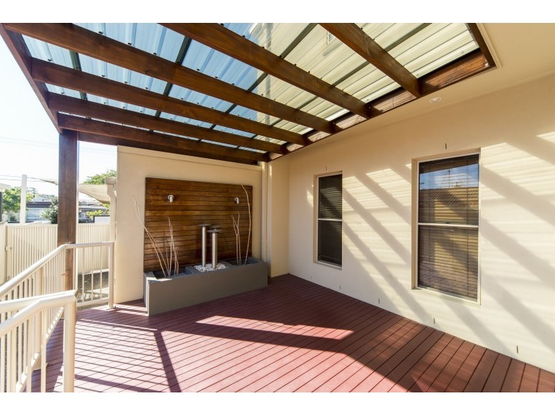 2/22 Nankeen Avenue, Paradise Point QLD 4216