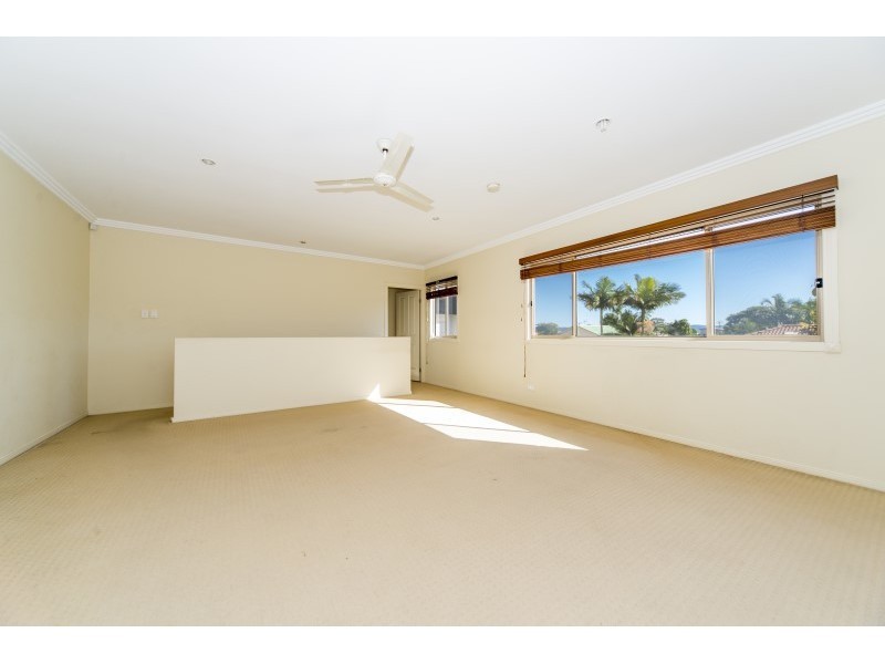 2/22 Nankeen Avenue, Paradise Point QLD 4216