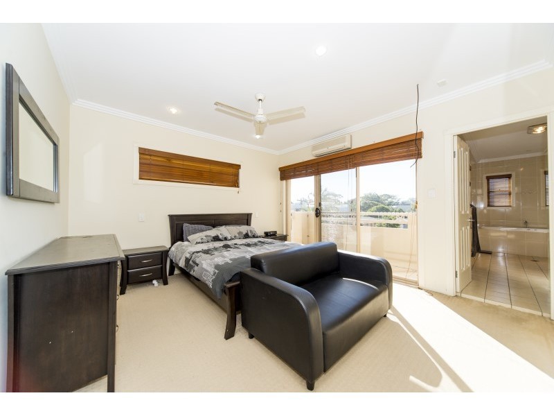 2/22 Nankeen Avenue, Paradise Point QLD 4216