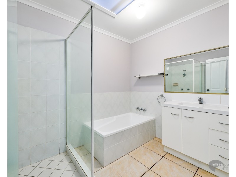 3/137 Olsen Avenue, Labrador QLD 4215