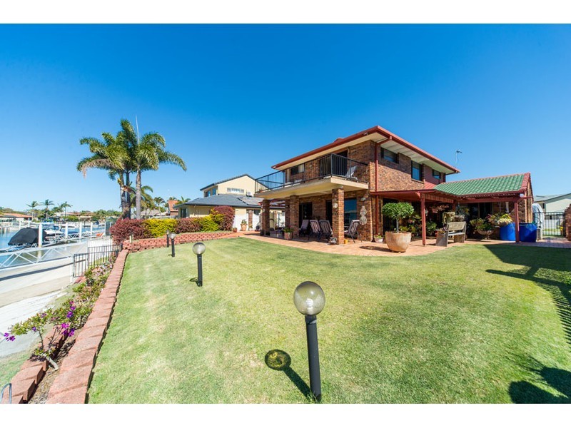 43 Seaspray Street, Paradise Point QLD 4216