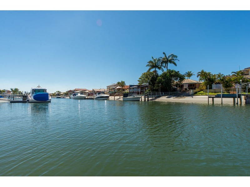 43 Seaspray Street, Paradise Point QLD 4216