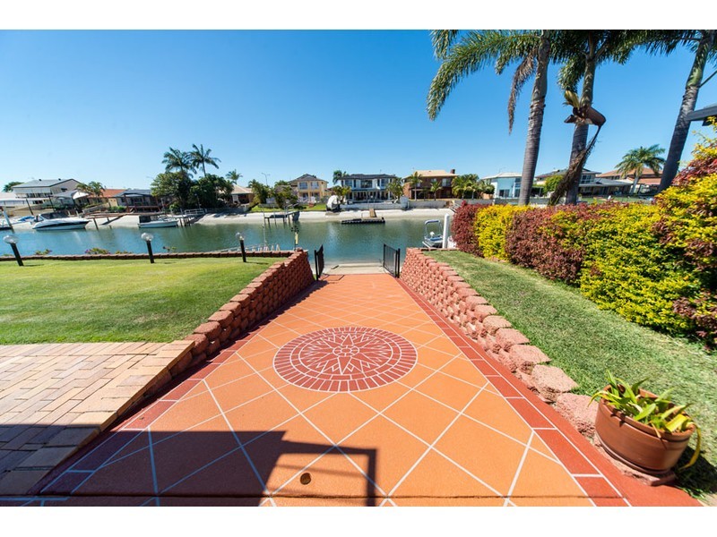 43 Seaspray Street, Paradise Point QLD 4216