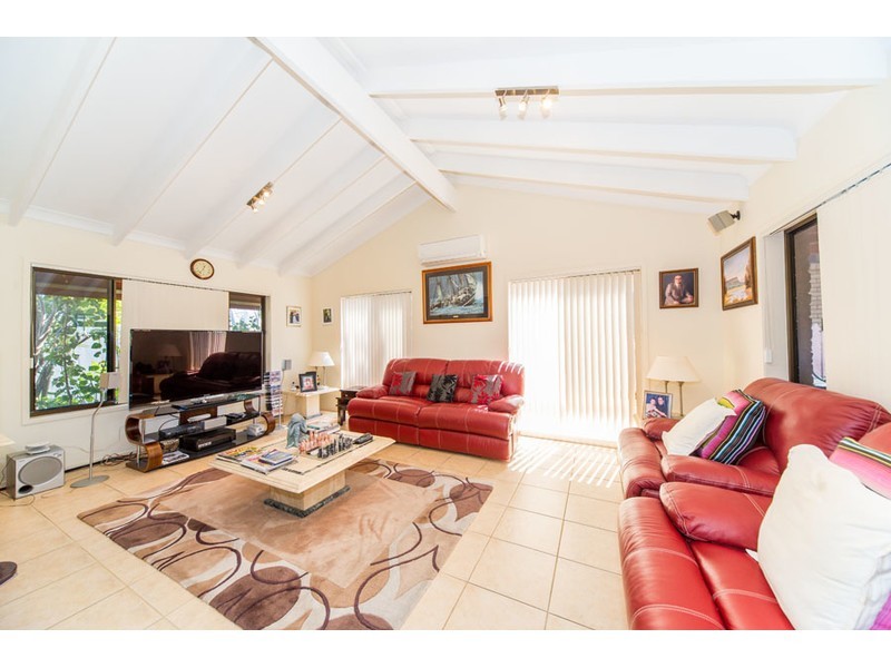 43 Seaspray Street, Paradise Point QLD 4216
