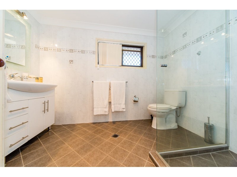 43 Seaspray Street, Paradise Point QLD 4216