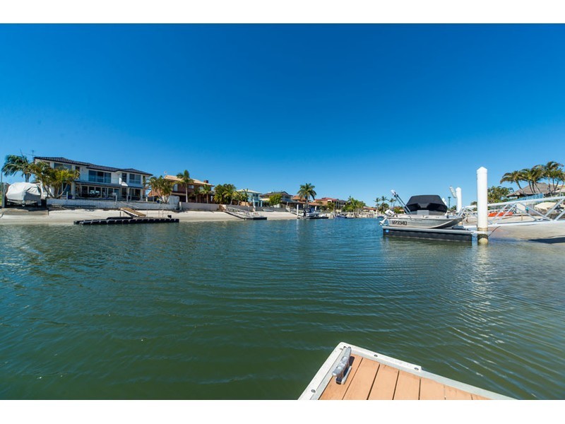 43 Seaspray Street, Paradise Point QLD 4216