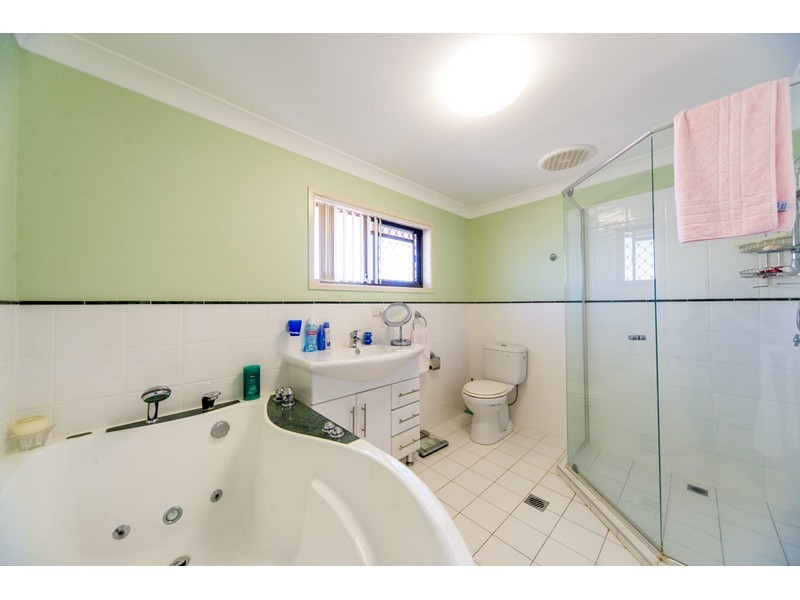43 Seaspray Street, Paradise Point QLD 4216