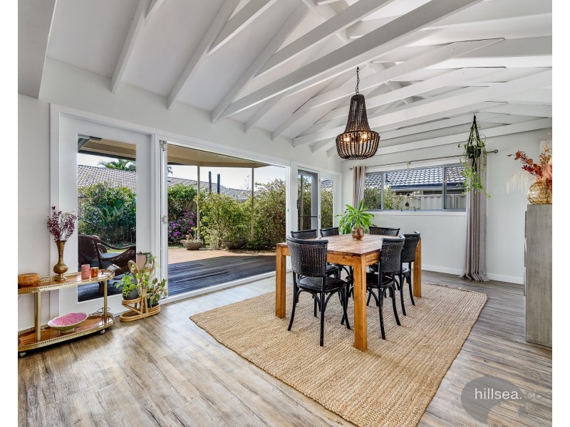 45 Walter Raleigh Crescent, Hollywell QLD 4216