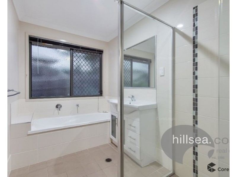 4 Murphys Lane, Oxenford QLD 4210