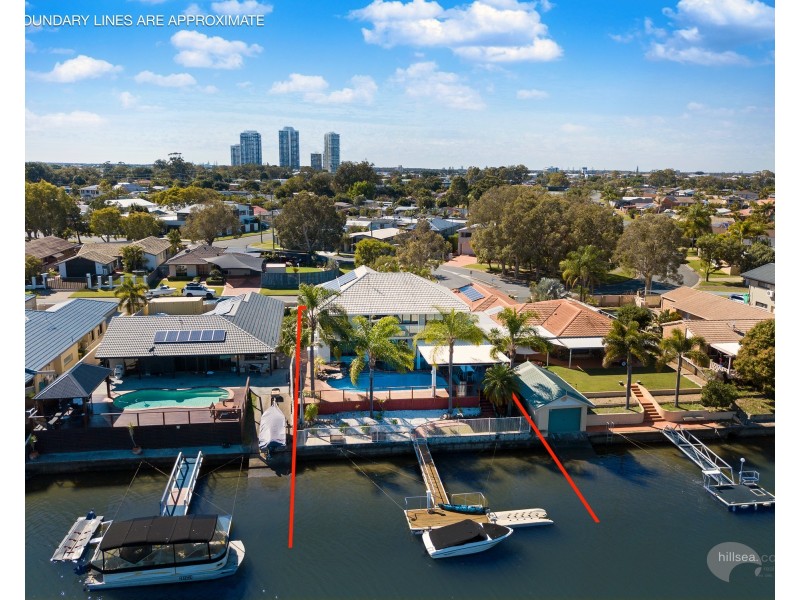 8 Anchorage Way, Biggera Waters QLD 4216